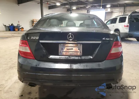 2010 Mercedes-Benz C 300 4Matic из США, поврежденный, VIN WDDGF8BB6AR113643
